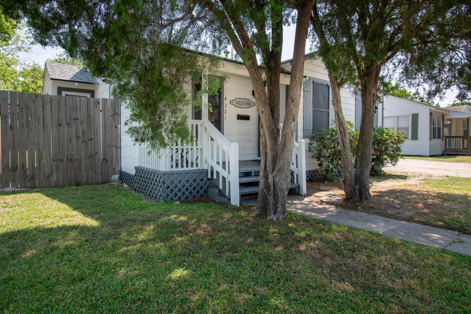 Seaside Serenity Dual Dwellings For Family & Frie Villa Corpus Christi Exterior photo